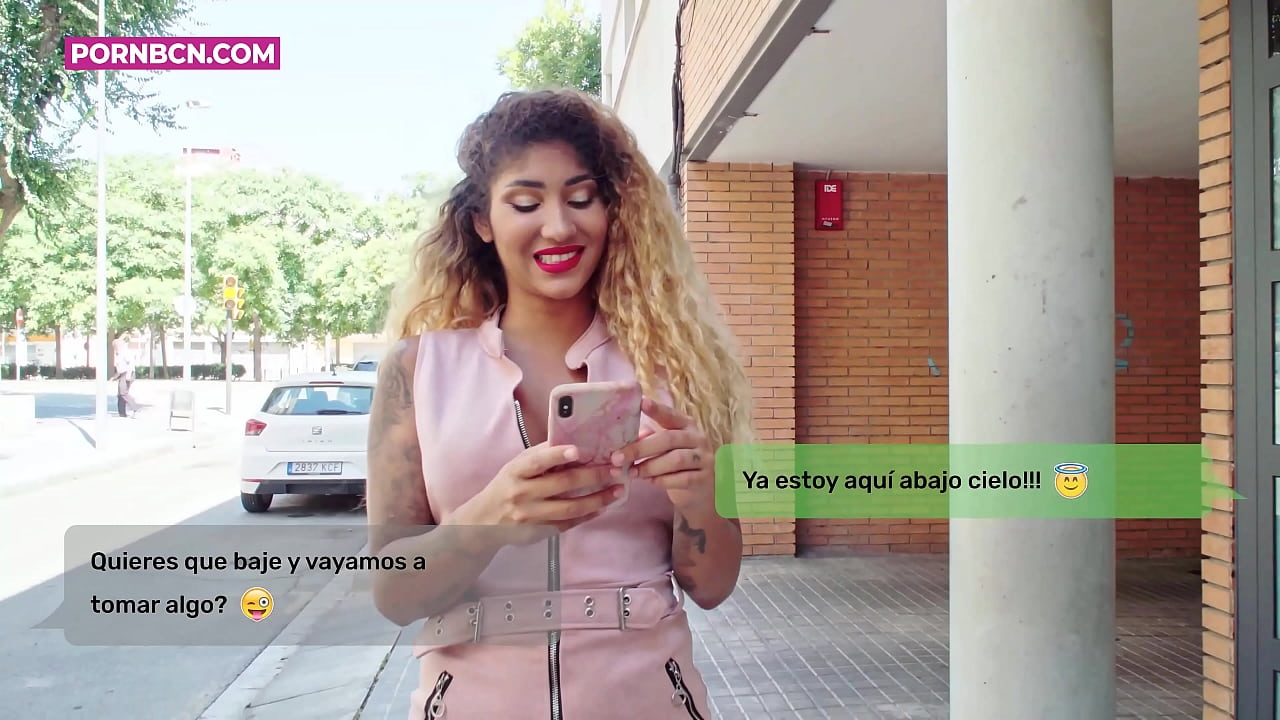 Tus poj niam tsis ncaj ncees txog fuck nws tus hluas hlub nyuaj thaum nws tus txiv ua haujlwm. Latina nrog ob lub mis thiab lub hauv siab loj. Venus Aphrodite.