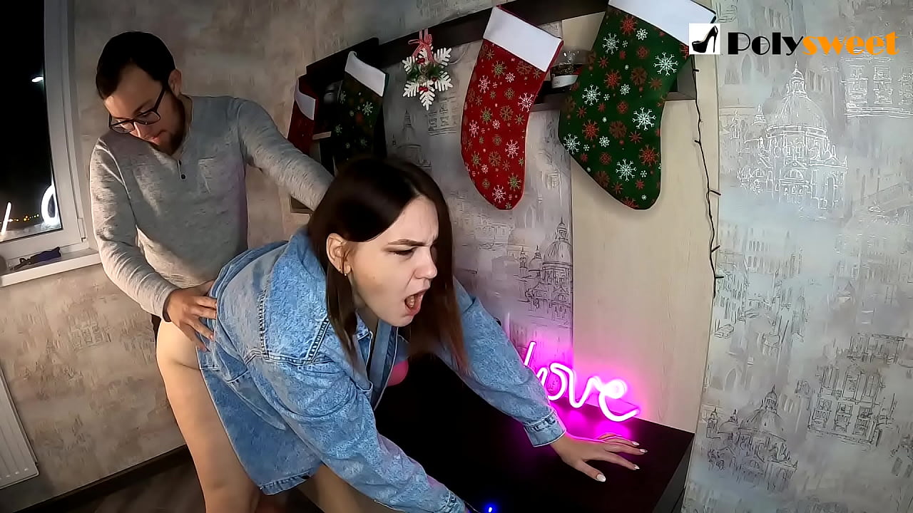 Tus txiv neej nyiam fucking ib tug ntxhais zoo nkauj nrog lub ponytail hauv lub nroog Yeiuxalees nrog nws lub qhov ncauj thiab dick